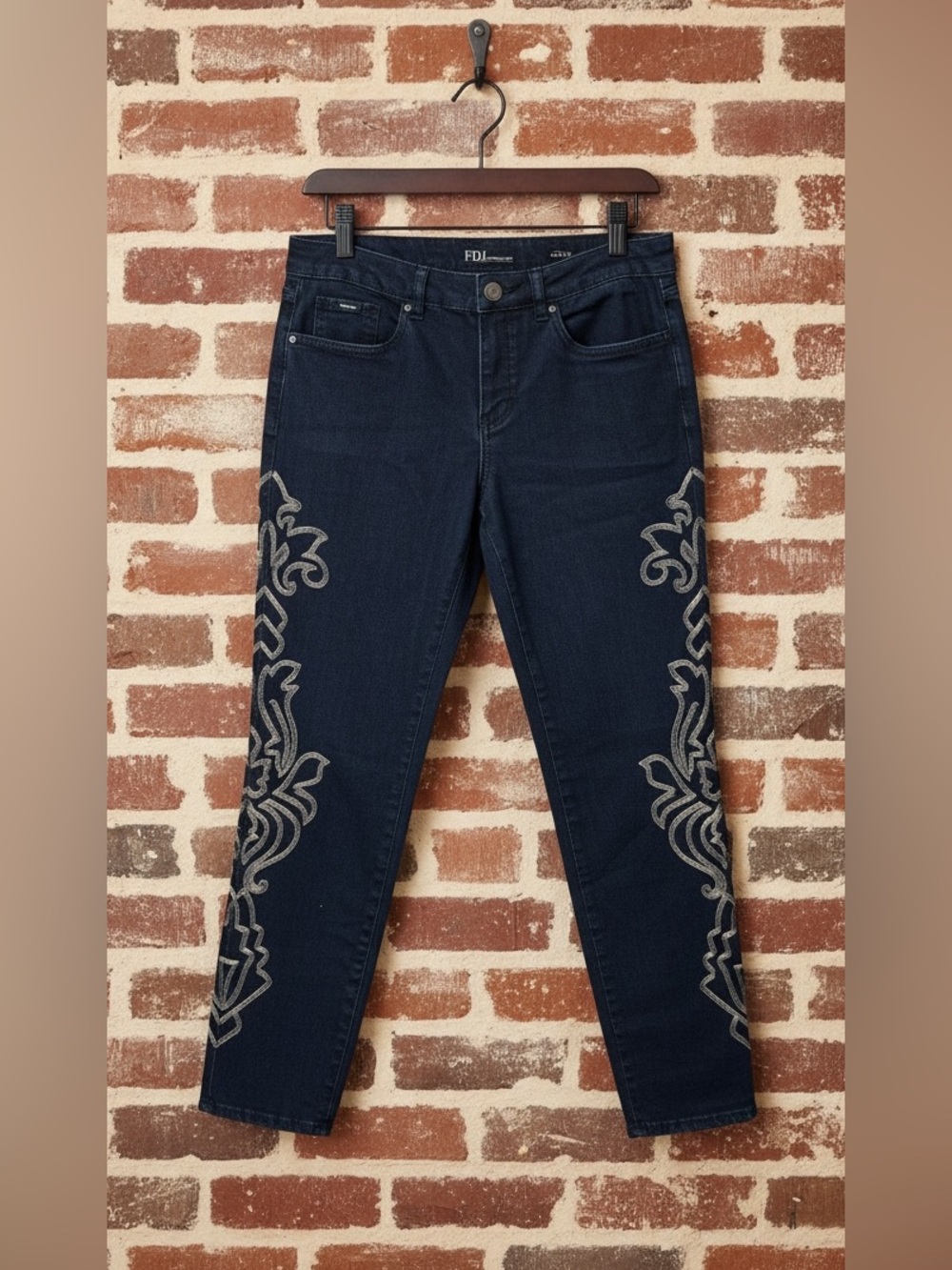 French Dressing Jeans Embroidered Oliva Straight Leg Jeans Size 8